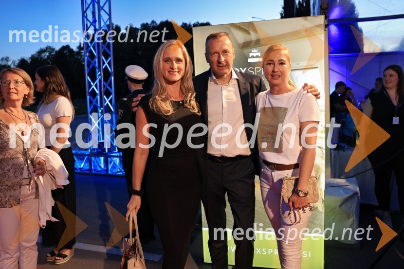  Daniela Bervar Kotolenko;  Emil Marinšek, direktor, podjetje Maremico;  ... Slavnostna otvoritev novega Spalnega centra Maremico v Ljubljani