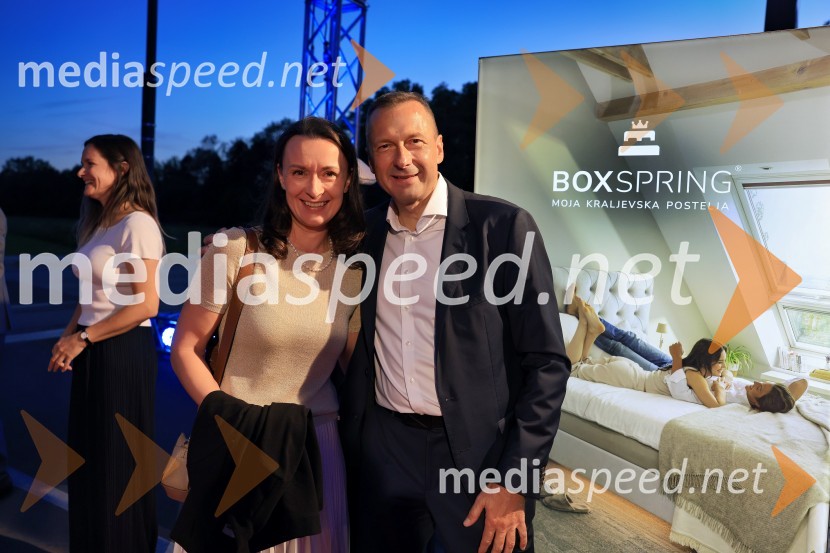  Nataša Češnovar Gregorc, direktorica raziskav in razvoja, Argeta;  Emil Marinšek, direktor, podjetje MaremicoSlavnostna otvoritev novega Spalnega centra Maremico v Ljubljani