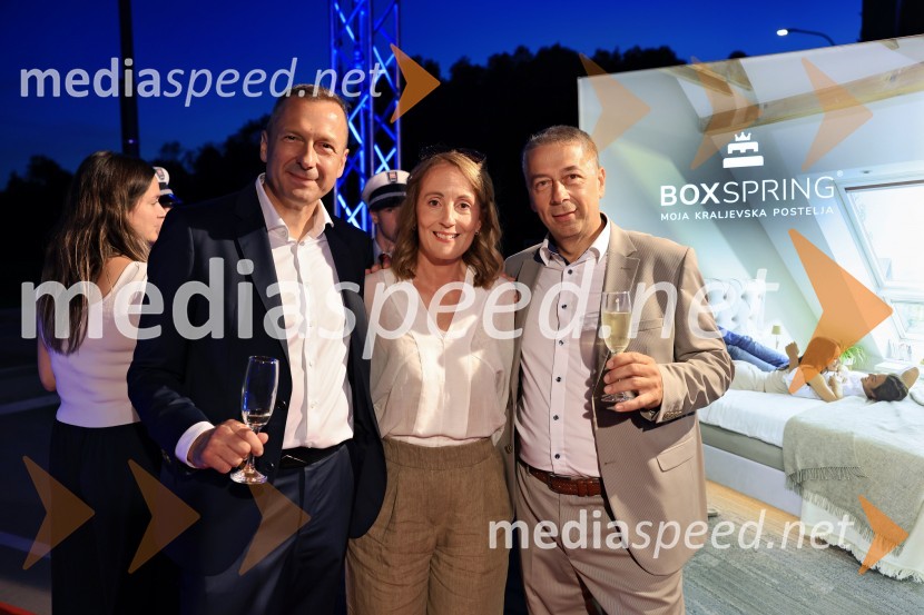  Emil Marinšek, direktor, podjetje Maremico;  ... ;  Valentin Marinšek, Maremico d.o.o.Slavnostna otvoritev novega Spalnega centra Maremico v Ljubljani