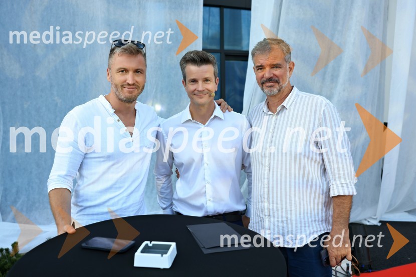 Denis Avdić, voditelj;  Boštjan Romih, televizijski in radijski voditelj;  Andrej  Stražišar, scenograf, Teater d.o.o.Slavnostna otvoritev novega Spalnega centra Maremico v Ljubljani