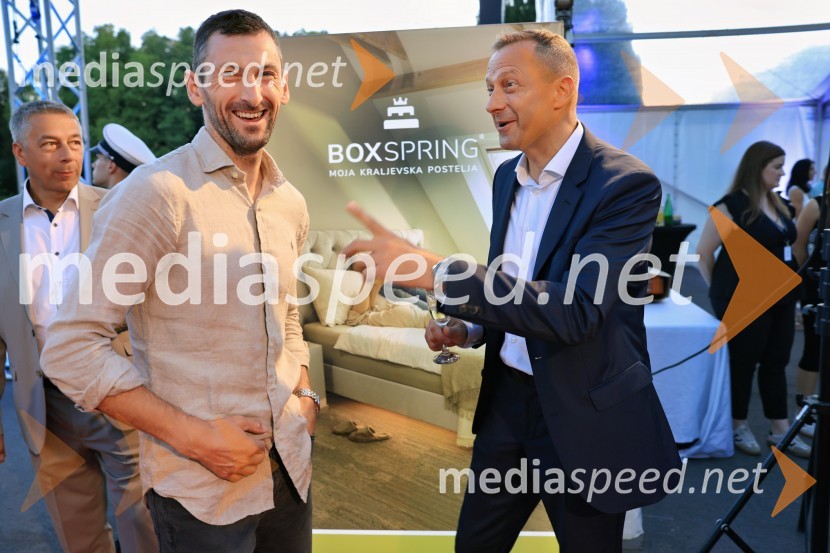  Jakov Fak, biatlonec;  Emil Marinšek, direktor, podjetje MaremicoSlavnostna otvoritev novega Spalnega centra Maremico v Ljubljani