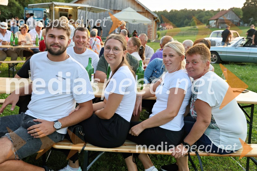 Večer slovenske glasbe na kmetiji Štajerski cvet