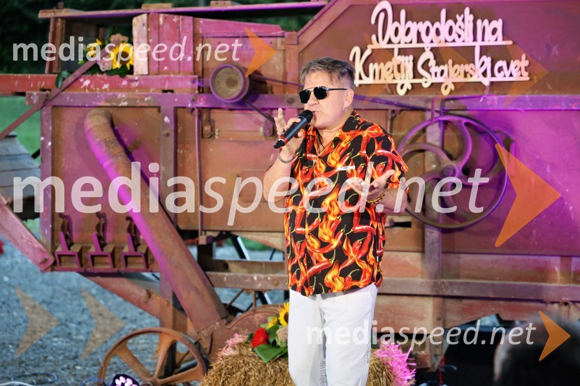  Zoran Cilenšek, pevecVečer slovenske glasbe na kmetiji Štajerski cvet