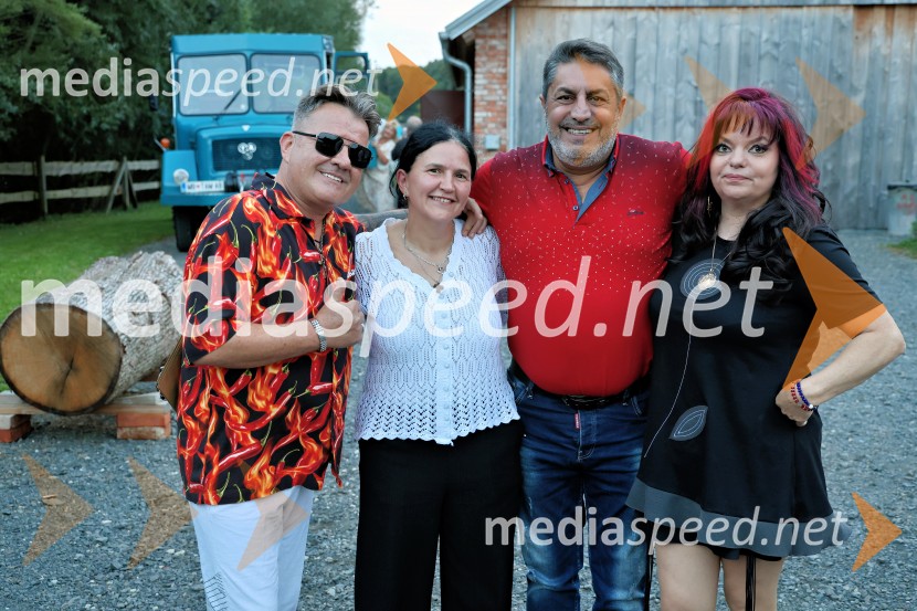  Zoran Cilenšek, pevec;  ... ;  Saša Kostić, pevec;  Nataša Adamič, pevkaVečer slovenske glasbe na kmetiji Štajerski cvet