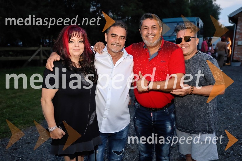  Nataša Adamič, pevka;  Fredi Miler, pevec;  Saša Kostić, pevec;  Zoran Cilenšek, pevecVečer slovenske glasbe na kmetiji Štajerski cvet