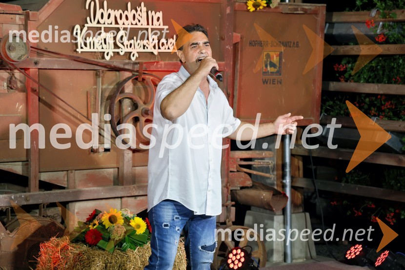  Fredi Miler, pevecVečer slovenske glasbe na kmetiji Štajerski cvet