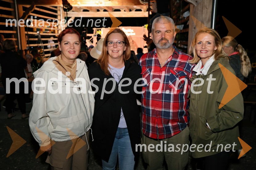 Večer slovenske glasbe na kmetiji Štajerski cvet