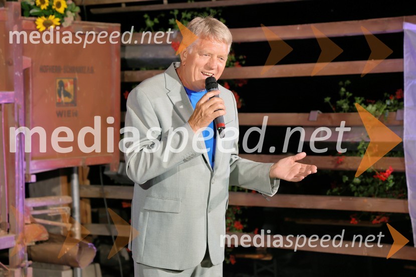  Rudi Šantl, pevecVečer slovenske glasbe na kmetiji Štajerski cvet