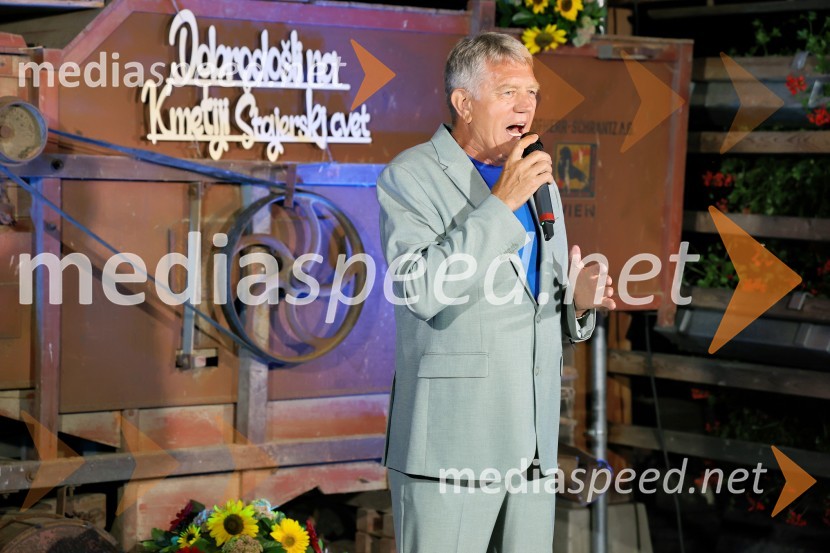  Rudi Šantl, pevecVečer slovenske glasbe na kmetiji Štajerski cvet