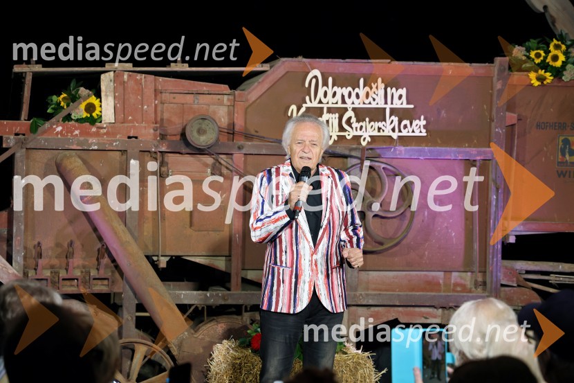  Alfi Nipič, pevecVečer slovenske glasbe na kmetiji Štajerski cvet