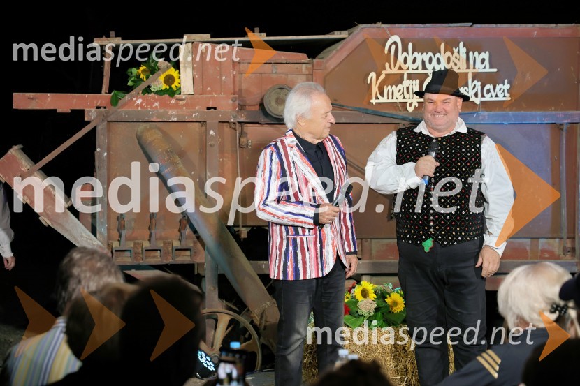  Alfi Nipič, pevec;  Mitja Grmovšek, glasbenikVečer slovenske glasbe na kmetiji Štajerski cvet