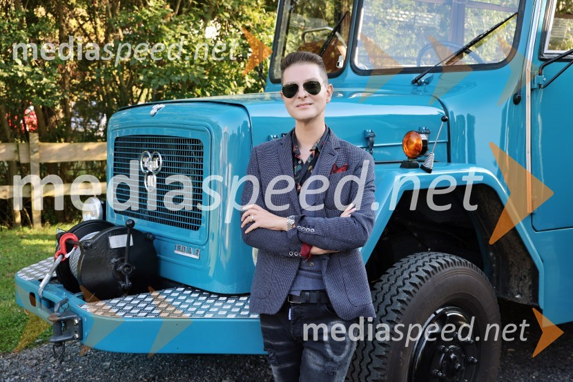  Damjan Murko, pevecVečer slovenske glasbe na kmetiji Štajerski cvet