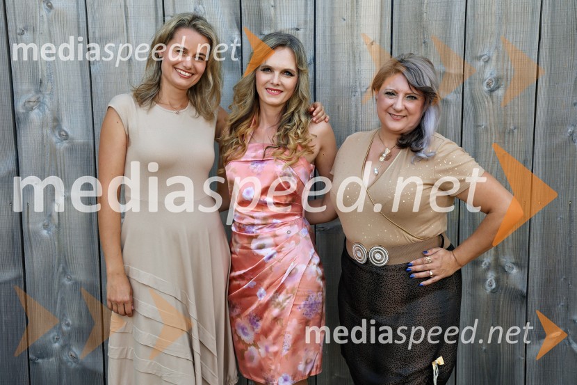  ... ;  Amanda Lipuš, pevka;  Ana Dušica, pevkaVečer slovenske glasbe na kmetiji Štajerski cvet