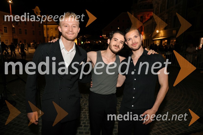  Christopher Thompson, baletni plesalec;  Matteo Magalotti, baletni plesalec;  ... Tango - Balet pod zvezdami ponovno očaral Maribor
