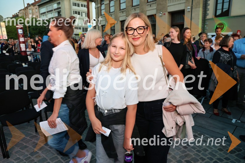  ... ;  Doroteja Mauko, Zavod za turizem MariborTango - Balet pod zvezdami ponovno očaral Maribor