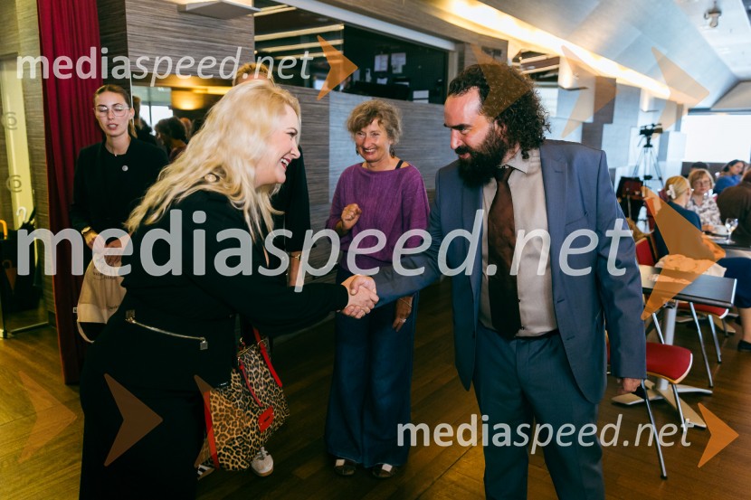  Danica Lovenjak, novinarka, voditeljica;   Jure Novak, generalni direktor, Cankarjev domPredstavitev sezone 2025/26 v Cankarjevem domu