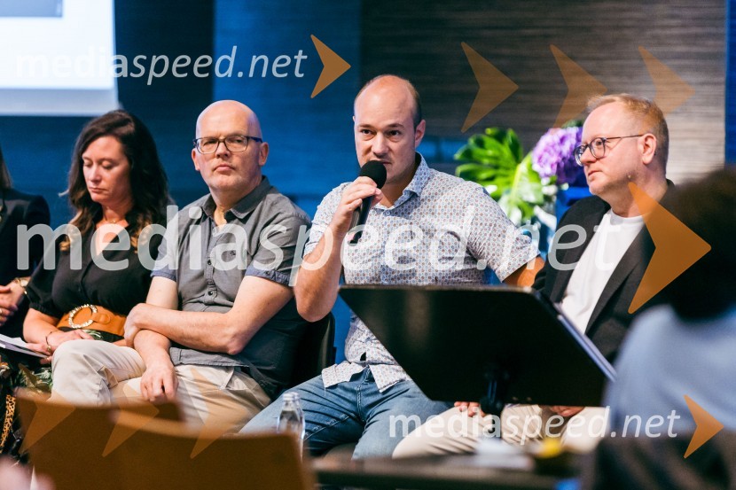  ... ;  Simon Popek, vodja filmskega programa Cankarjevega doma;  ... ; mag. Aleš Drenik, vodja programa resne glasbe, opere in balet, Cankarjev domPredstavitev sezone 2025/26 v Cankarjevem domu