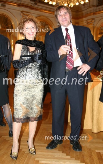 Dr. Dušan Radonjič, prorektor Univerze v Mariboru z ženo TanjoIz veka vekov, premiera opere SNG Maribor