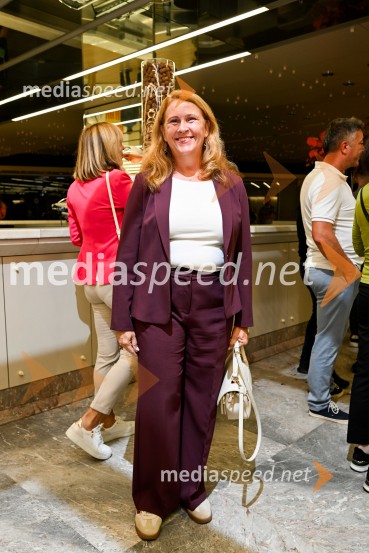   Simona Dakič Nemanič, odgovorna urednica revije LadyAlya z velikim koncertom v Cankarjevem domu obeležila 25 let kariere