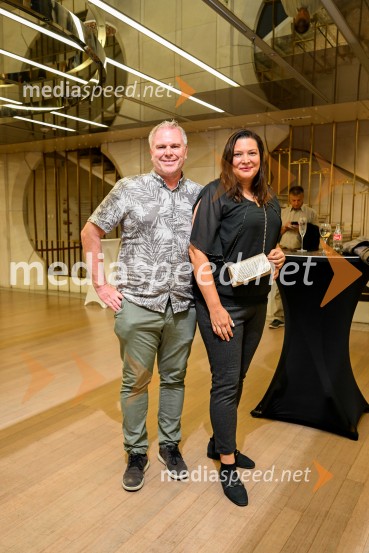  Miha Deželak, radijski voditelj, humanitarec;  Irena  DeželakAlya z velikim koncertom v Cankarjevem domu obeležila 25 let kariere