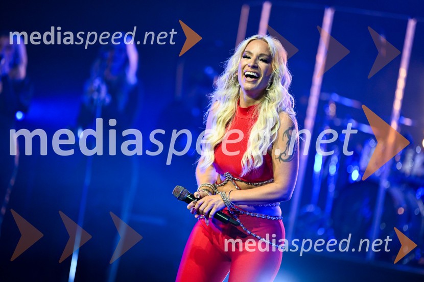  Alja Omladič - Alya, pevkaAlya z velikim koncertom v Cankarjevem domu obeležila 25 let kariere