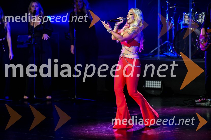  Alja Omladič - Alya, pevkaAlya z velikim koncertom v Cankarjevem domu obeležila 25 let kariere