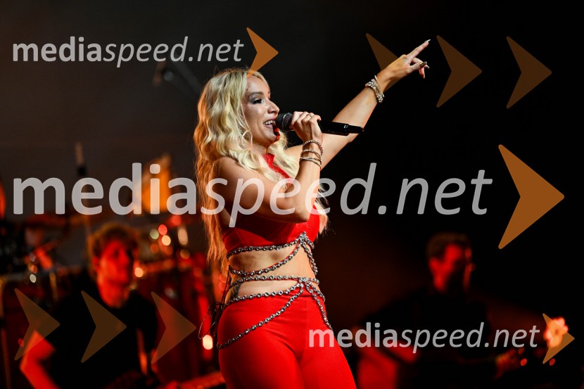  Alja Omladič - Alya, pevkaAlya z velikim koncertom v Cankarjevem domu obeležila 25 let kariere