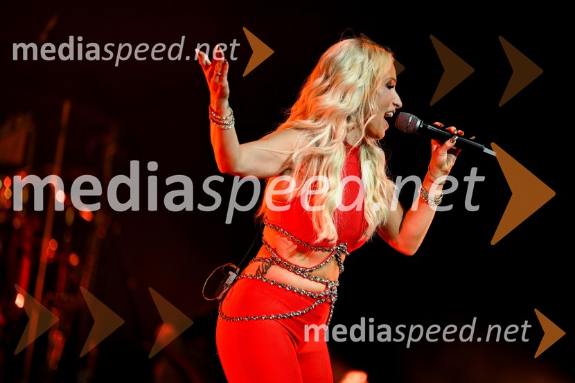  Alja Omladič - Alya, pevkaAlya z velikim koncertom v Cankarjevem domu obeležila 25 let kariere