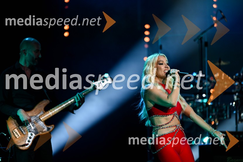  Alja Omladič - Alya, pevkaAlya z velikim koncertom v Cankarjevem domu obeležila 25 let kariere