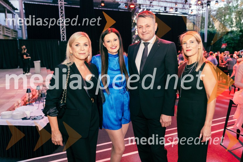  Mojca  Briščik, glavna izvršna direktorica pri SOZ - Slovenski oglaševalski zbornici in predsednica, festival Golden Drum;  Andreja Jernejčič, direktorica podjetja za piar, digitalni piar, komuniciranje, treninge javnega nastopanja in izobraževanja Lin&Nil;  ... ;  ... POP promenada 2025