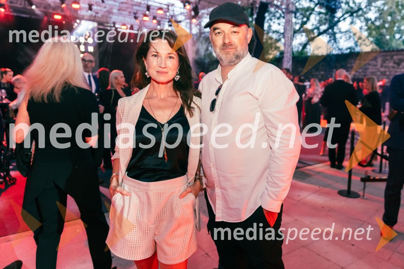  Sabina  Kogovšek, igralka;  Gaber K. Trseglav, igralecPOP promenada 2025