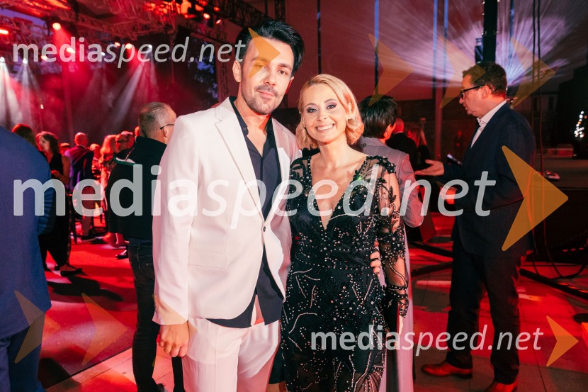  Aleš Vovk - Raay, glasbenik, duo Maraaya;  Marjetka Vovk, pevka, duo MaraayaPOP promenada 2025