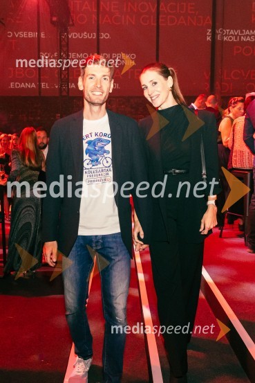  Robert Korošec, igralec;  Nina Rakovec, igralka, pevkaPOP promenada 2025