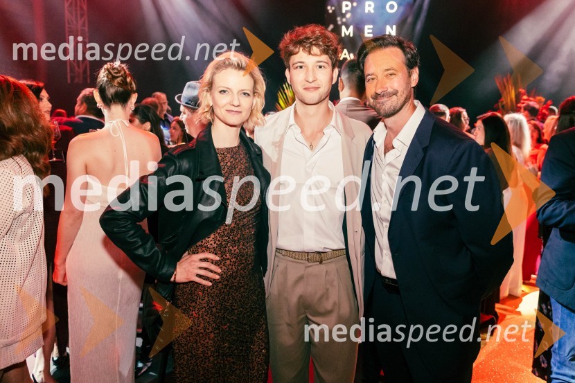  Alenka Kraigher, igralka;  ... ;  Miha Rodman, igralecPOP promenada 2025