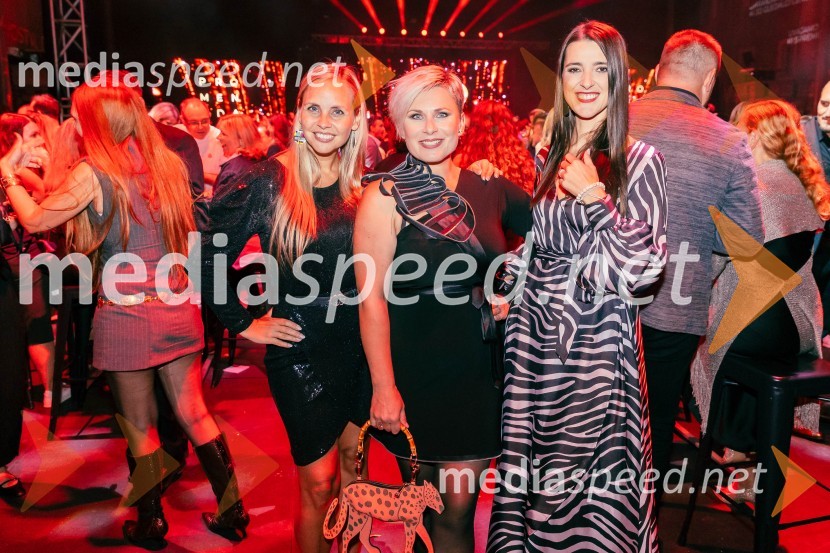  Tinkara Fortuna, skupina Bepop;  Ana  Praznik, voditeljica, pevka Bepop;  Alenka  Husič, pevka, skupina BepopPOP promenada 2025