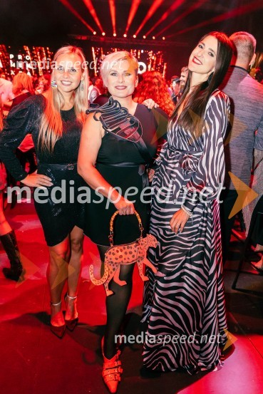  Tinkara Fortuna, skupina Bepop;  Ana  Praznik, voditeljica, pevka Bepop;  Alenka  Husič, pevka, skupina BepopPOP promenada 2025