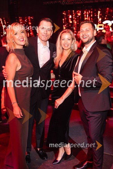  Ota Širca Roš, voditeljica;  Simon Vadnjal, novinar in glasbenik;  Taya Damjan, pevka;  Alen Podlesnik, moderator, novinar POP TVPOP promenada 2025