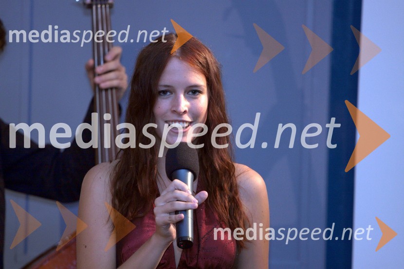 Tjaša Šimonka, pevkaDan Univerze v Mariboru in 50 let Fakultete za organizacijske vede Kranj