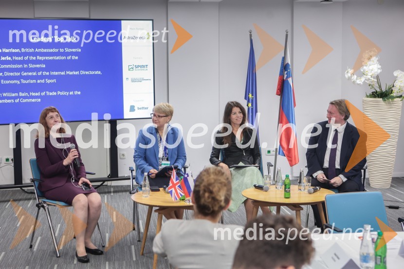  Victoria Harrison, britanska veleposlanica v Sloveniji; dr. Jerneja Jug Jerše, vodja Predstavništva Evropske komisije v Sloveniji;  Karla Pinter, generalna direktorica Direktorata za notranji trg;  William Bain, vodja oddelka za trgovinsko politiko na Združenju britanskih gospodarskih zbornicBritansko-evropska poslovna konferenca