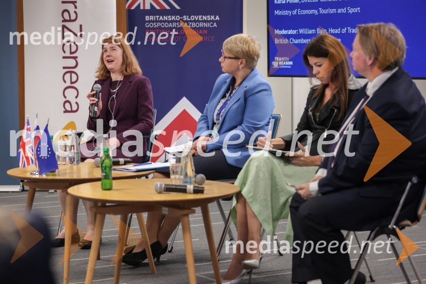  Victoria Harrison, britanska veleposlanica v Sloveniji; dr. Jerneja Jug Jerše, vodja Predstavništva Evropske komisije v Sloveniji;  Karla Pinter, generalna direktorica Direktorata za notranji trg;  William Bain, vodja oddelka za trgovinsko politiko na Združenju britanskih gospodarskih zbornicBritansko-evropska poslovna konferenca