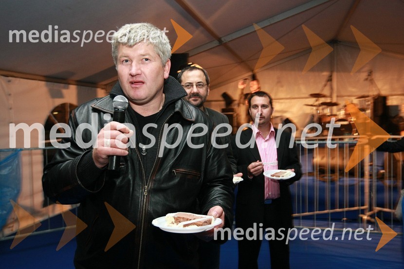 Prof. dr. Marko Ferjan, dekan Fakultete za organizacijske vede Univerze v Mariboru, dr. József Györkös, državni sekretar na Ministrstvu za visoko šolstvo, znanost in tehnologijo ter ...Dan Univerze v Mariboru in 50 let Fakultete za organizacijske vede Kranj