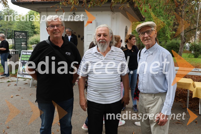 Otvoritev razstave Maje Modrinjak v Trafiki ob parku