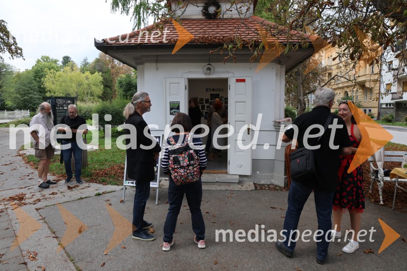 Otvoritev razstave Maje Modrinjak v Trafiki ob parku