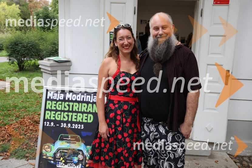  Maja Modrinjak, fotografinja;  ... Otvoritev razstave Maje Modrinjak v Trafiki ob parku