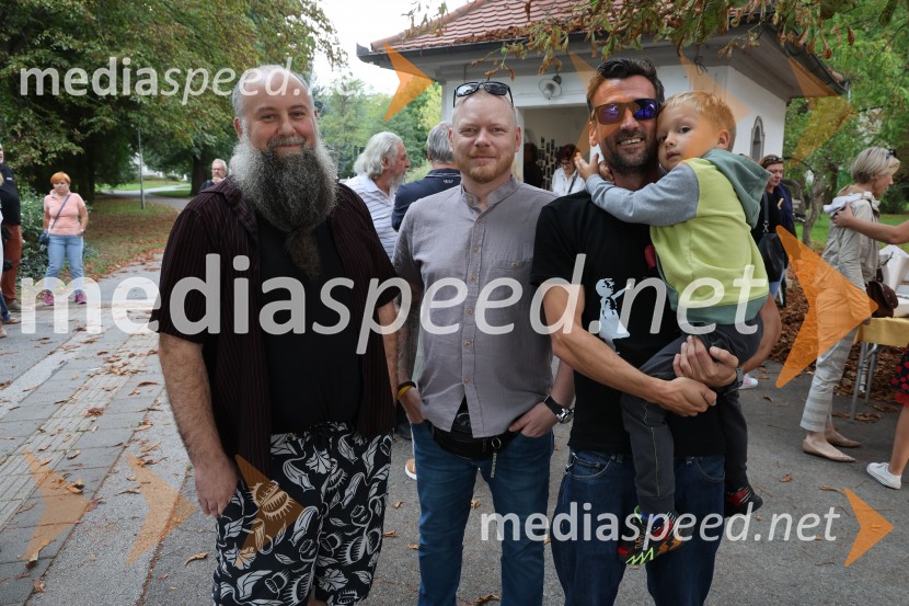 Otvoritev razstave Maje Modrinjak v Trafiki ob parku