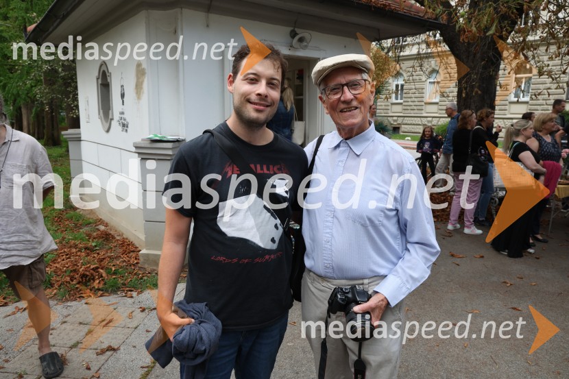 Otvoritev razstave Maje Modrinjak v Trafiki ob parku