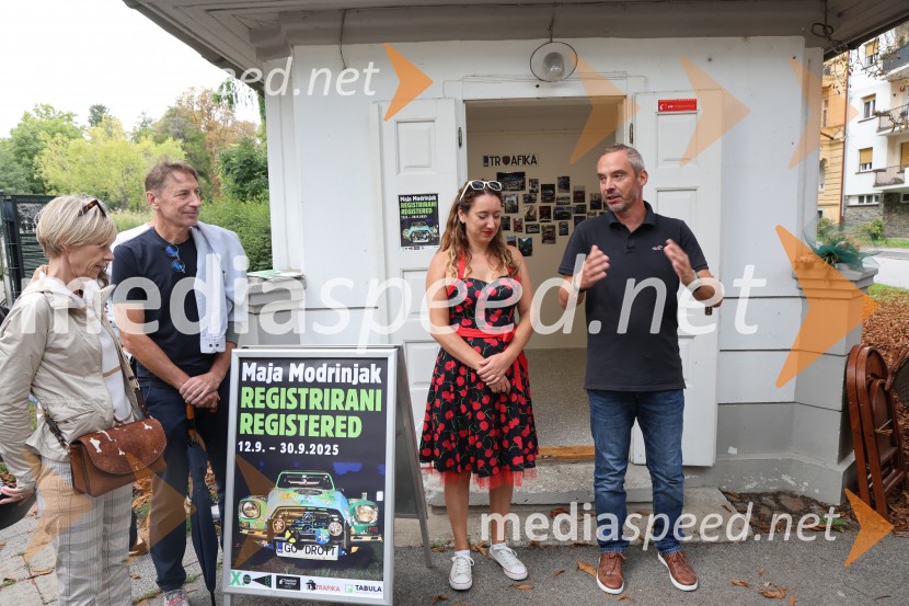  Maja Modrinjak, fotografinja;  ... Otvoritev razstave Maje Modrinjak v Trafiki ob parku