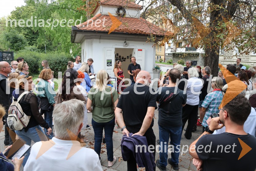 Otvoritev razstave Maje Modrinjak v Trafiki ob parku