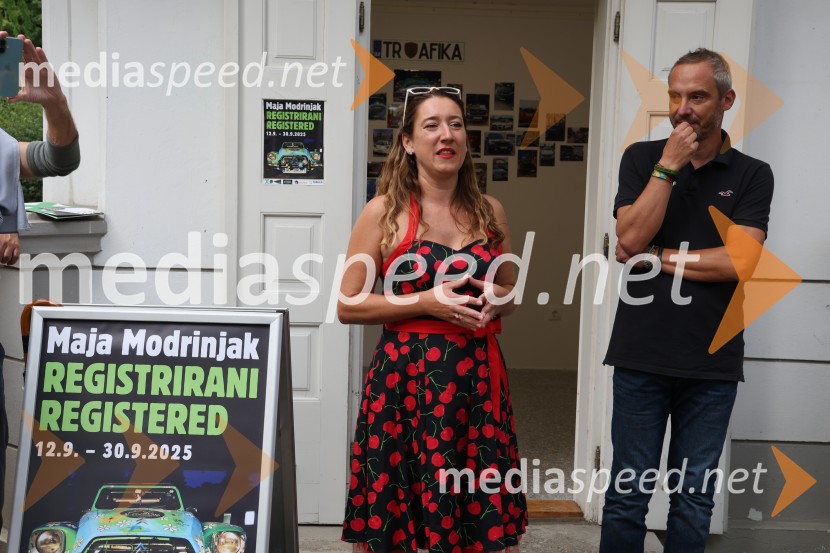  Maja Modrinjak, Fotografinja;  ... Otvoritev razstave Maje Modrinjak v Trafiki ob parku