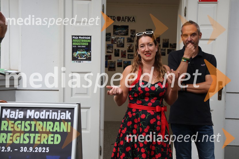  Maja Modrinjak, Fotografinja;  ... Otvoritev razstave Maje Modrinjak v Trafiki ob parku